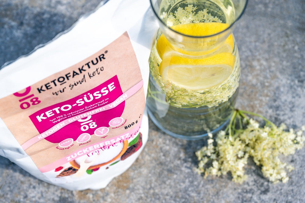 HOLUNDERBLÜTENWASSER mit KETO-SÜSSE No08